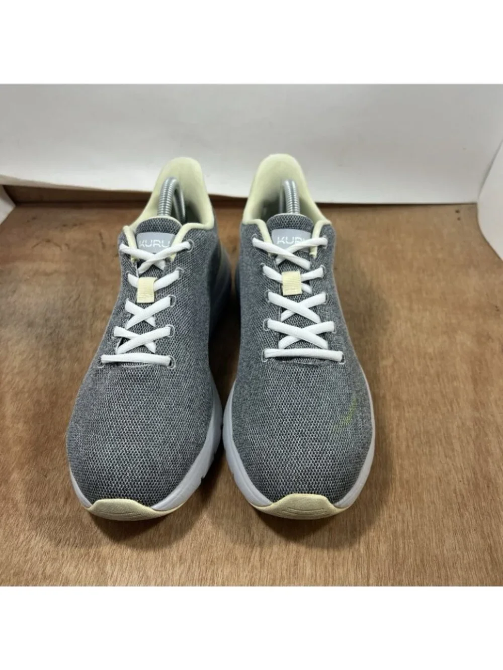 Kuru Flex Via Womens Size 9.5 Gray White Athletic Running Walking Shoes Sneakers